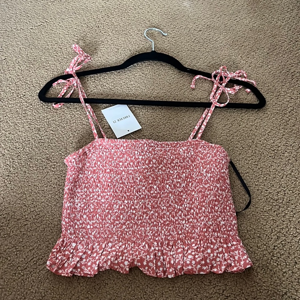 size small crop floral pink top